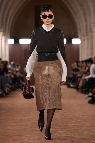 Look 44